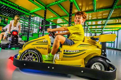 Sala Zabaw Ampa Park Bronowice 1000m² atrakcji, trampoliny, gokarty, airbag, urodziny dla dzieci